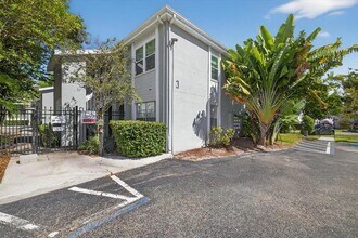 5440 S MacDill Ave in Tampa, FL - Building Photo - Building Photo