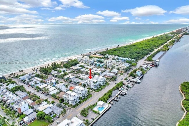 348 Desoto St in Hollywood, FL - Foto de edificio - Building Photo