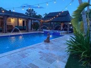 4872 SW 140th Ave in Miami, FL - Building Photo - Building Photo