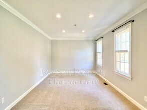 3928 Oak Dr E in Chesapeake, VA - Foto de edificio - Building Photo