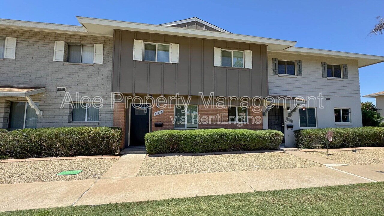 8516 E McDonald Dr in Scottsdale, AZ - Building Photo