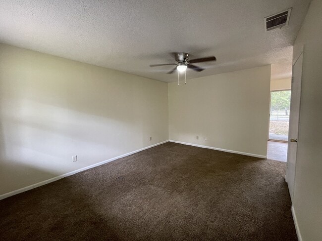 120 Pointe S Dr in Hinesville, GA - Building Photo - Building Photo