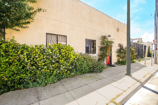 property at 1092 Calcot Pl