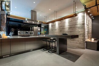 1155 Mainland St in Vancouver, BC - Building Photo - Building Photo