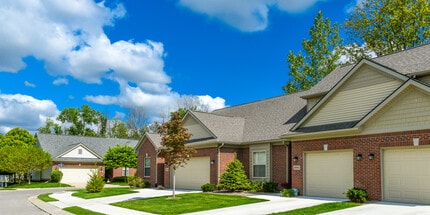 Encore at Ashby Preserve in Harrison Township, MI - Foto de edificio - Building Photo