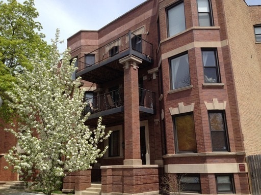 property at 6209 S University Ave