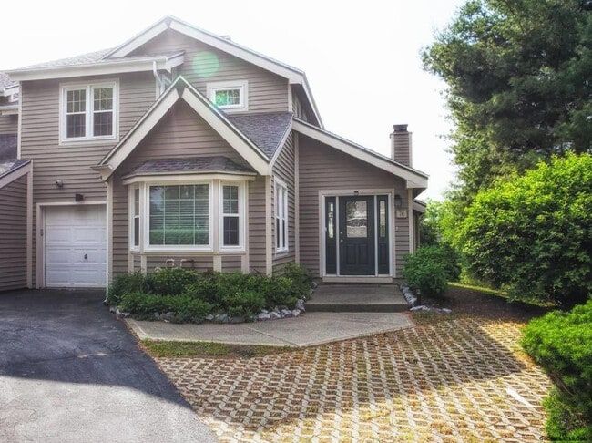 property at 76 Kaydeross Park Rd