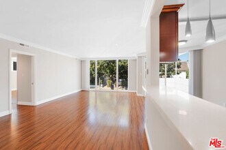 248 S Doheny Dr in Beverly Hills, CA - Building Photo - Building Photo