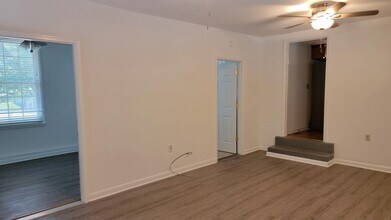 517 des in Hermitage, TN - Building Photo - Building Photo