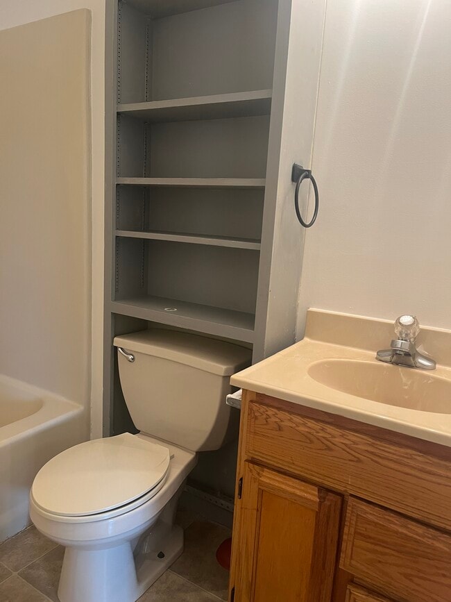 2 Stoltzfus Ln, Unit 2 Stoltzfus Lane in Leola, PA - Building Photo - Building Photo