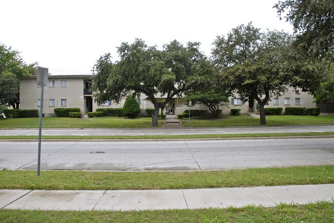 Eastgate Apartments in Richardson, TX - Foto de edificio - Building Photo