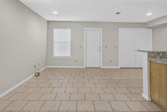 1712 S Waco St in Van Alstyne, TX - Building Photo - Building Photo