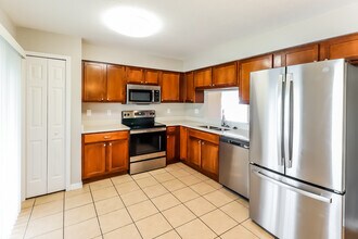 2474 Harrison Pl Blvd in Lakeland, FL - Foto de edificio - Building Photo