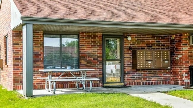 property at 231 S Grant Ave