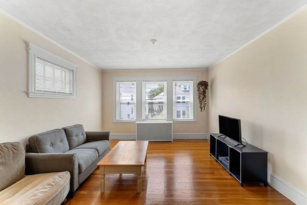 25 Dartmouth St in Watertown, MA - Building Photo