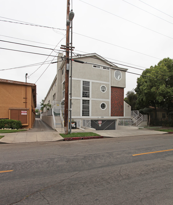 1706 Grismer Ave in Burbank, CA - Building Photo