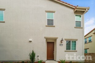 10574 Amigos Ct in Elk Grove, CA - Building Photo