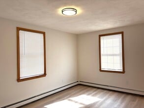 28 South Ave, Unit 2 in Attleboro, MA - Foto de edificio - Building Photo