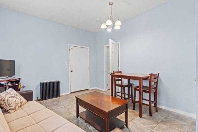 91 Ocean Ave, Unit 2 in Jersey City, NJ - Building Photo - Building Photo