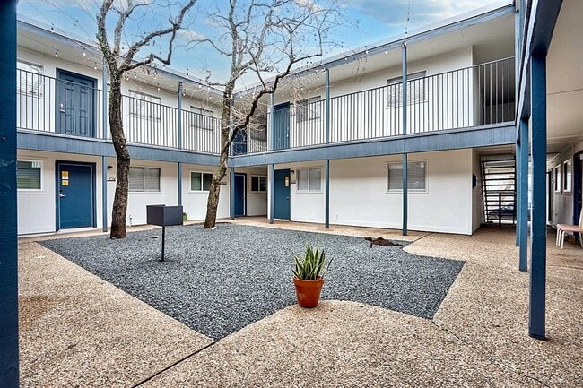 property at 3138 Manor Rd