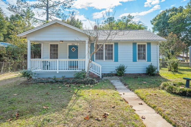 204 E 2nd Ave in Crestview, FL - Building Photo - Building Photo