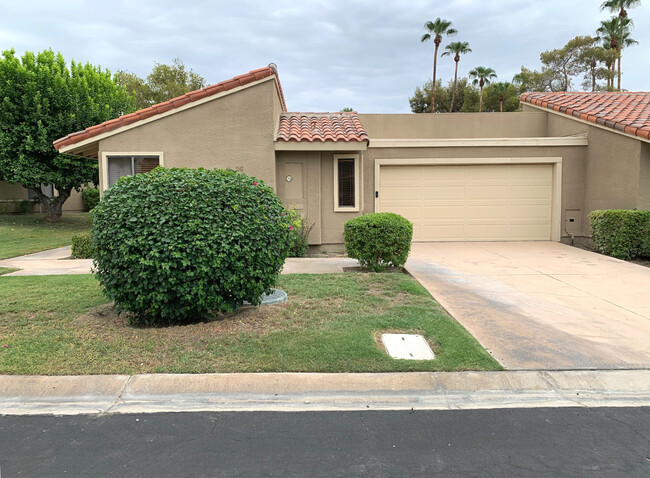 26 Tennis Club Dr in Rancho Mirage, CA - Building Photo - Building Photo