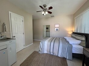 7935 SW 17th Terrace in Miami, FL - Building Photo - Building Photo