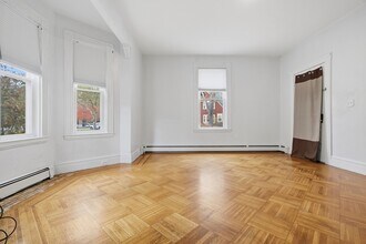 630 Centre St in Boston, MA - Building Photo - Building Photo