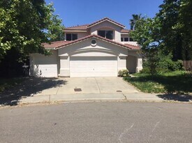 945 Lucena Ct in Davis, CA - Building Photo