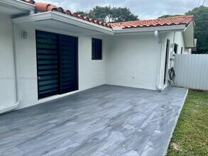 6004 NW 38th St in Virginia Gardens, FL - Building Photo - Building Photo