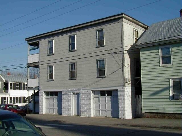 31 Washington St in Augusta, ME - Building Photo