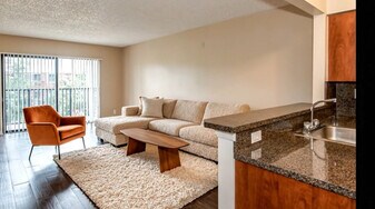 Golf Villas at Sabal Palm Apartments in Tamarac, FL - Building Photo