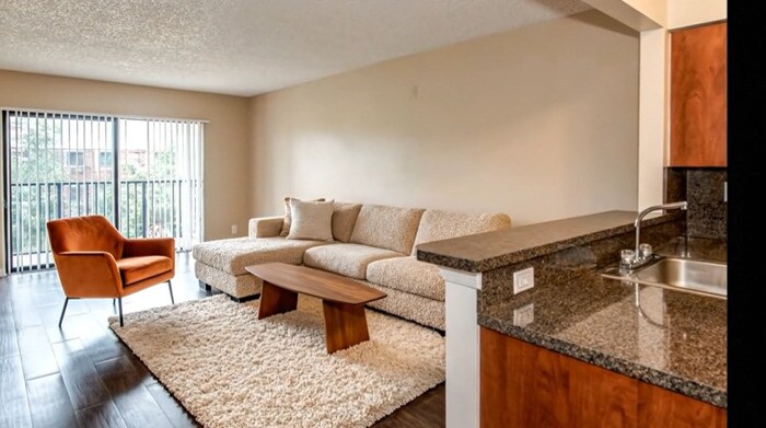 Golf Villas at Sabal Palm Apartments in Tamarac, FL - Foto de edificio