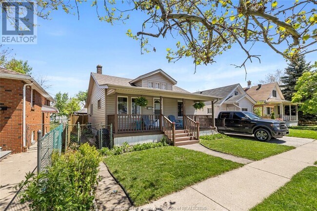 1768 St Luke Rd in Windsor, ON - Building Photo - Building Photo