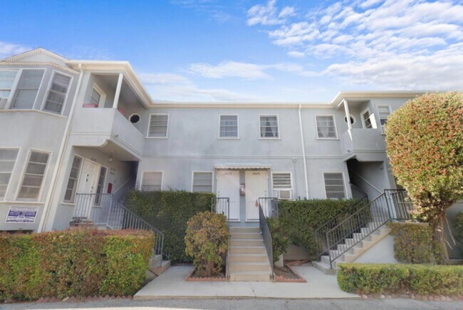 455 Midvale Avenue, in Los Angeles, CA - Building Photo - Building Photo