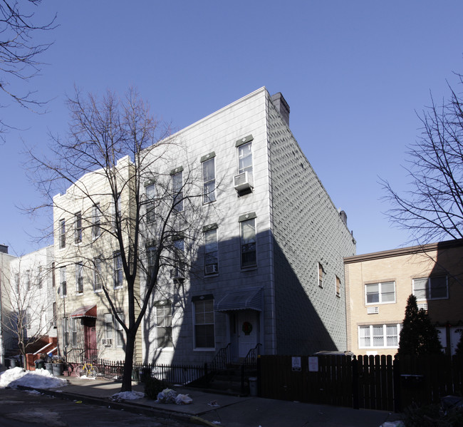 175 India St in Brooklyn, NY - Building Photo - Building Photo