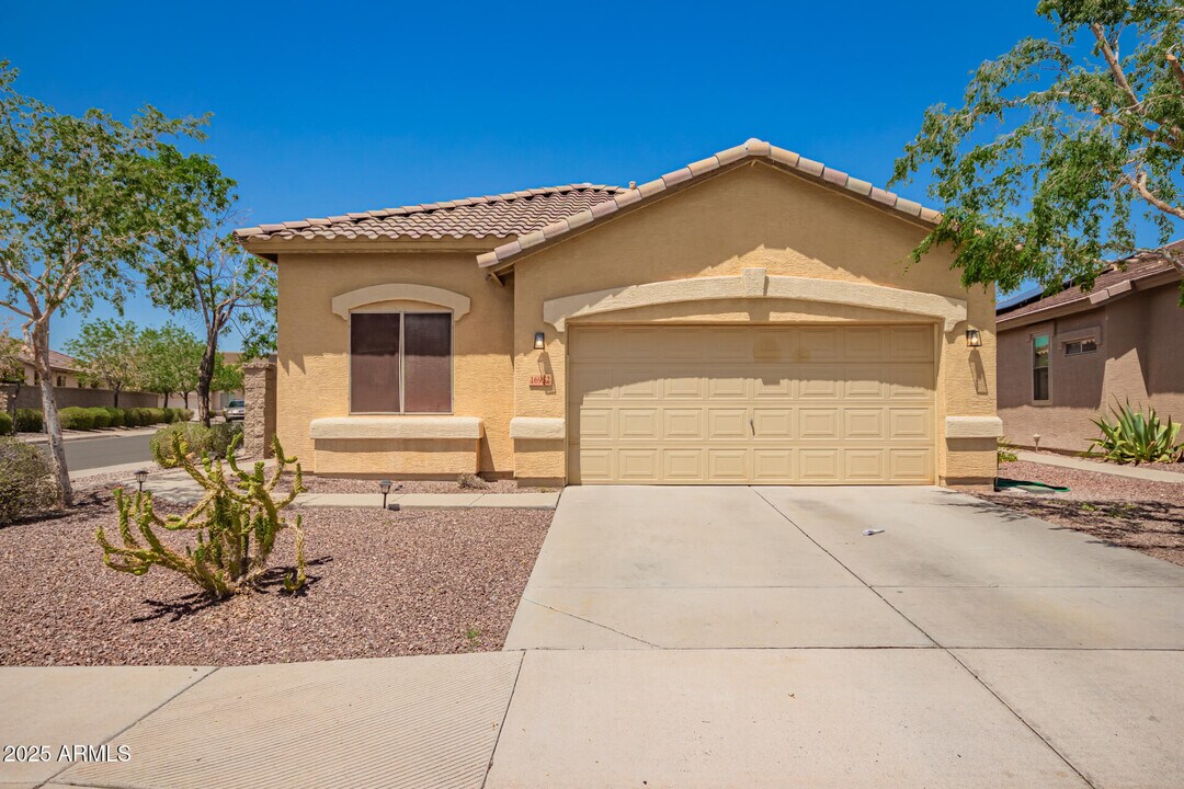 16952 W Young St in Surprise, AZ - Building Photo