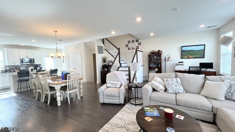 18 Colgate Dr in Morristown, NJ - Building Photo