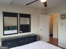 1121 Arlington Blvd in Arlington, VA - Building Photo