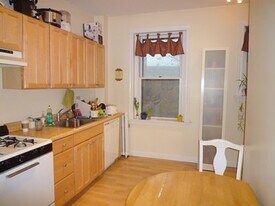 164 Strathmore Rd, Unit 21 in Boston, MA - Building Photo