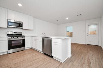 18710 Gissi Dr in New Caney, TX - Building Photo - Building Photo