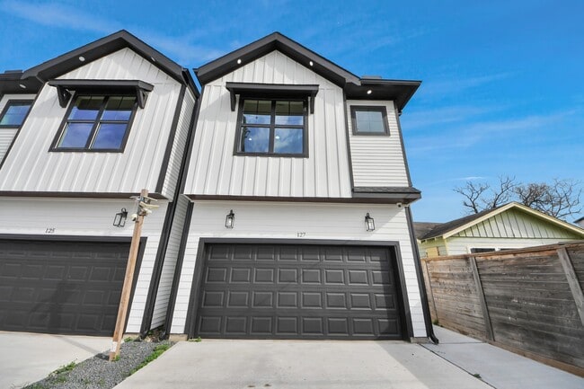 127 E 38th St in Houston, TX - Building Photo - Building Photo