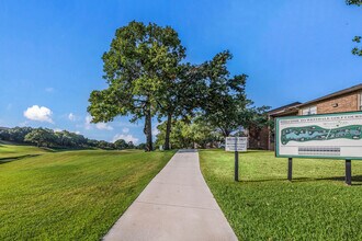 Westdale Hills in Hurst, TX - Foto de edificio - Building Photo