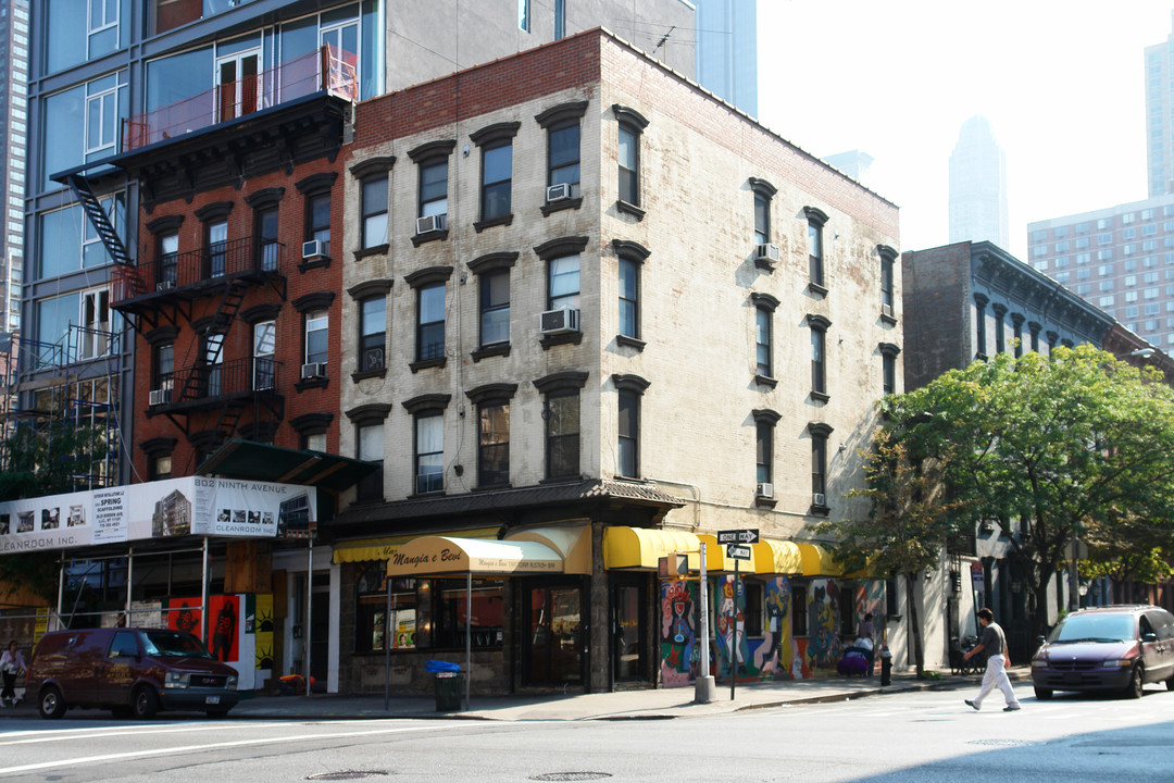 800 9th Ave in New York, NY - Building Photo