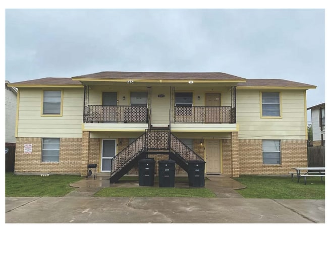 4805 Rainbow Cir