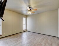 1621 Queens Towne photo'