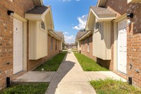 Summerwinds Apartment Homes in Edinburg, TX - Foto de edificio - Building Photo