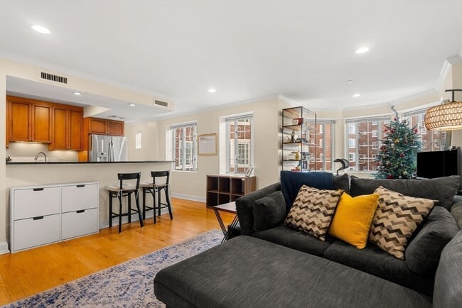 property at 20 Chapel St