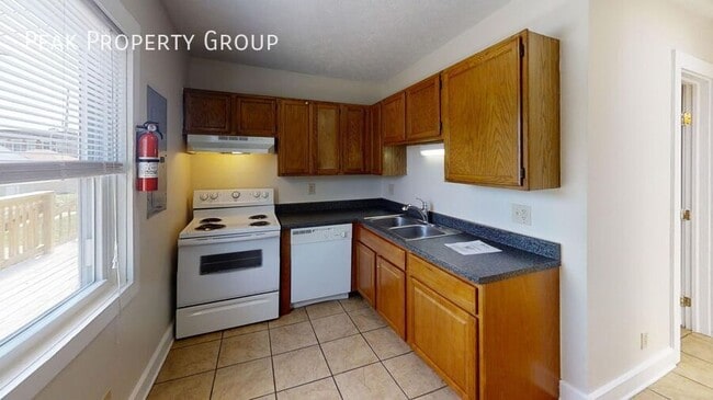 1372 Indianola Ave in Columbus, OH - Building Photo - Building Photo