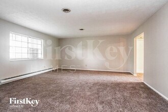 819 Moss Oak Ct in Indianapolis, IN - Building Photo - Building Photo